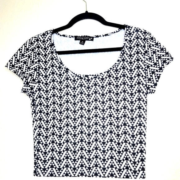 Cropped T-shirt by Living Doll, black and white geometric print. - Picture 2 of 4